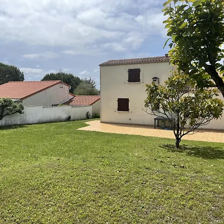 Casa de Férias Maison Royan, 4 Pieces, 8 Personnes - Fr-1-71-104 Royan